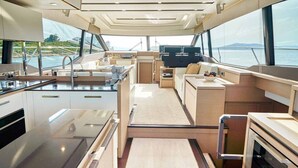 Private kitchen - Sun-kissed Sailing Adventure in Split-Dalmatia, Croatia (Trogir)