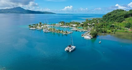 Sun-Kissed Sailing Adventure in Raiatea's Lagoon