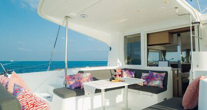 Malé Marvel: Sun-Kissed Sailing Experience in the Maldivian Atoll