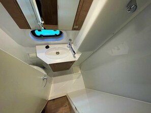 Bathroom - Sibenik Sun-soaked Sailing: A Luxurious Croatian Voyage (Pirovac)