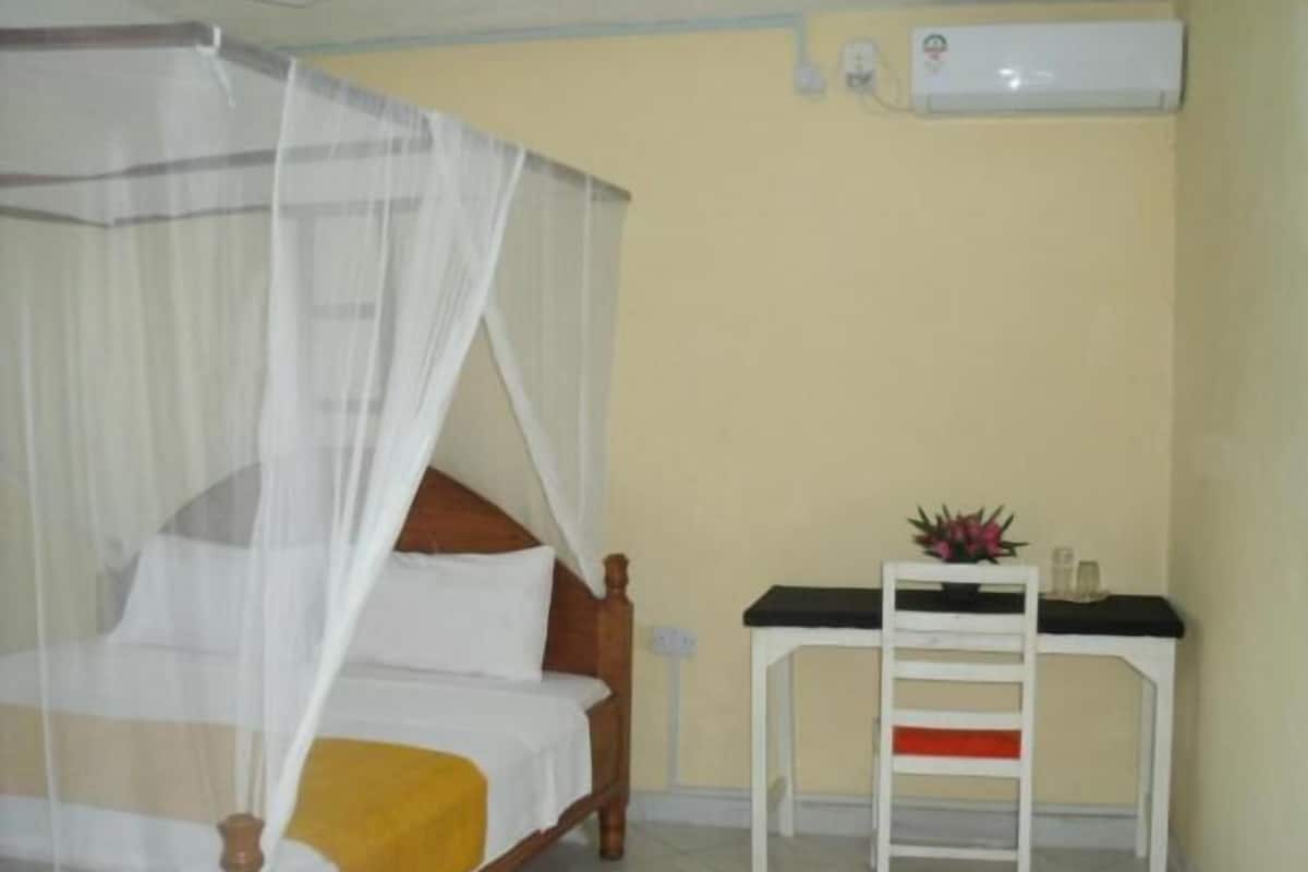 Superior Double or Twin Room, Balcony, Courtyard View | Free WiFi