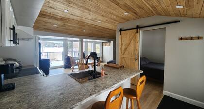 Ohana Chalet, on the Water's Edge with a Private Dock