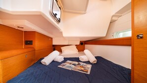 4 bedrooms - Sun-Kissed Sailing Adventure in the Saronic Islands (Nea Peramos)
