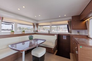 Interior - Sun-Kissed Sailing Adventure in Islas Sarónicas (Alimos)