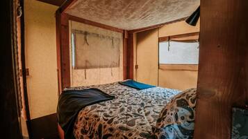 3 bedrooms, WiFi (free), bed sheets
