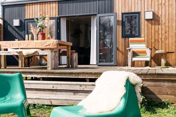 Outdoor dining - Kampari - Tiny House - Bosk (Delfstrahuizen)