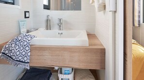 Shower - Kampari - Tiny House - Lyts hûs (Delfstrahuizen)