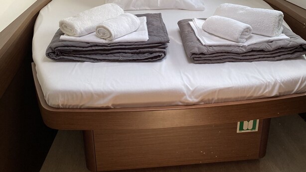 3 bedrooms - Sun-Kissed Sailing Adventure in Islas Sarónicas (Alimos)