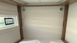 3 bedrooms - Sun-Kissed Sailing Adventure in Islas Sarónicas (Alimos)