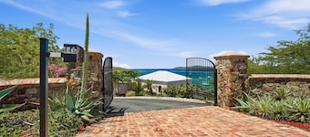 Villa Amarante, St. Croix, Luxury 5 bed 4 bath Stunning Views Walk to Yacht Club