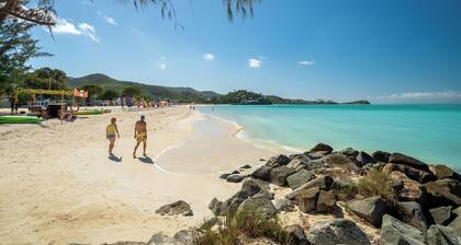 Caribbean Bliss: Sun-Soaked Sailing Adventure from Antigua y Barbuda to Santa María, Puerto Alegre