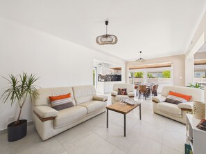 TV - House for 6, garden, 30m from the sea (La Plaine-sur-Mer)