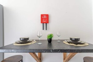 Dining - 3-Bedroom Contractor & Family House In Bristol (Saint Werburgh's)