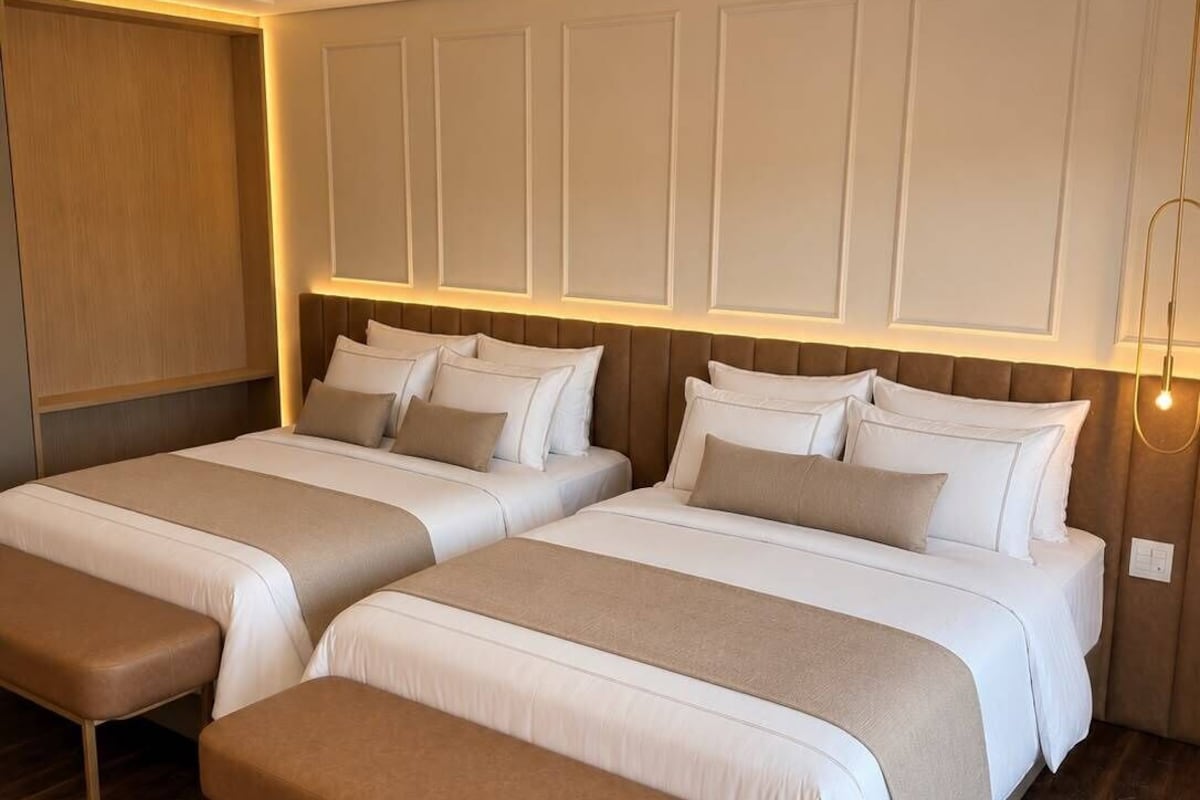 Minibar y caja de seguridad en la habitación