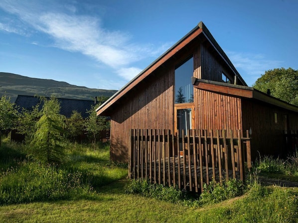 Silver Birch wheelchair accessible cabin - Pet friendly | Front of property