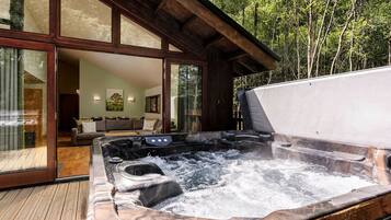 Studio (5 Bedrooms) | Exterior
