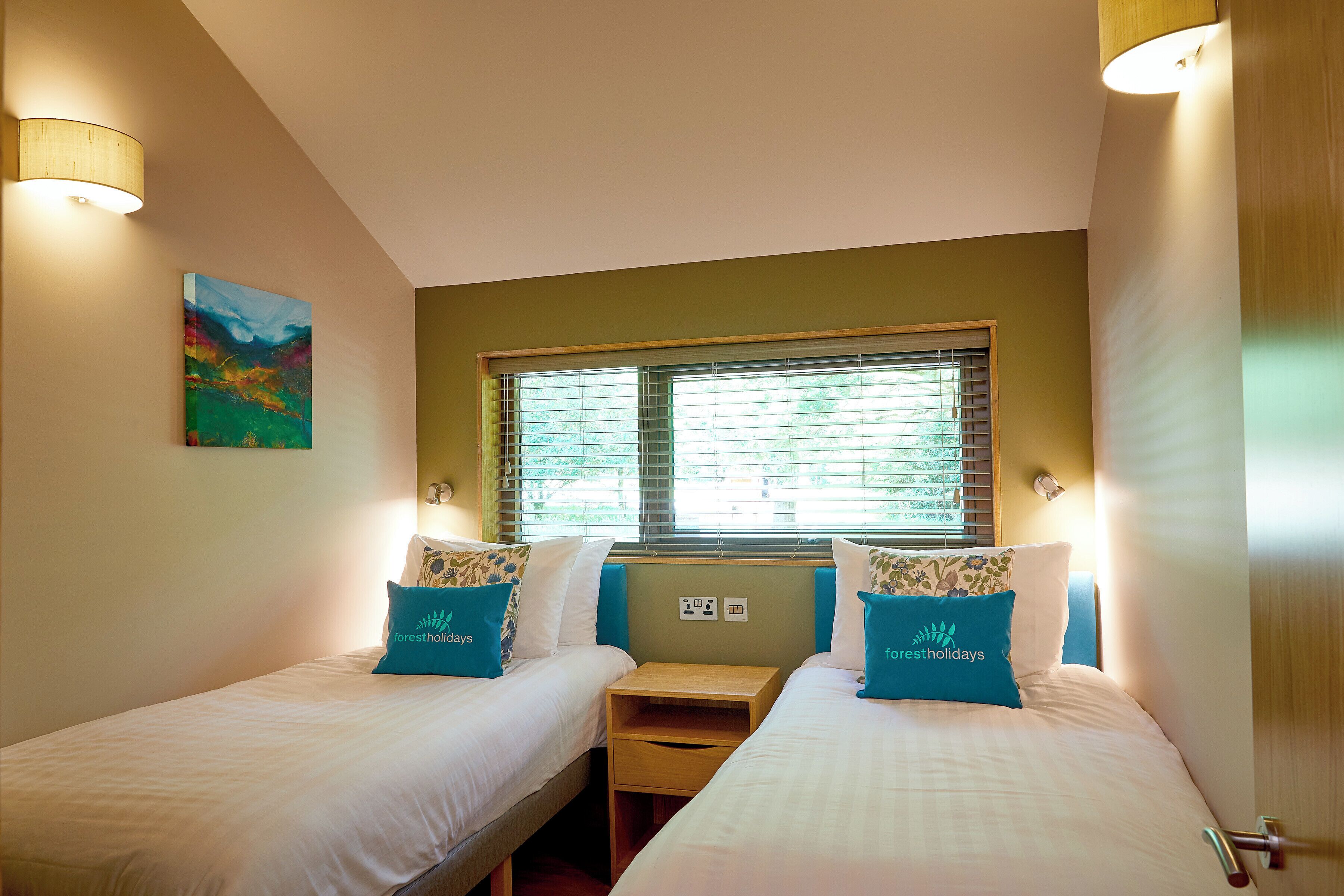 Silver Birch Secluded View - Freshly Inspired Design | 2 bedrooms, individually furnished, bed sheets
