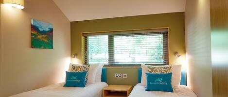 Silver Birch Secluded View - Freshly Inspired Design | 2 bedrooms, individually furnished, bed sheets