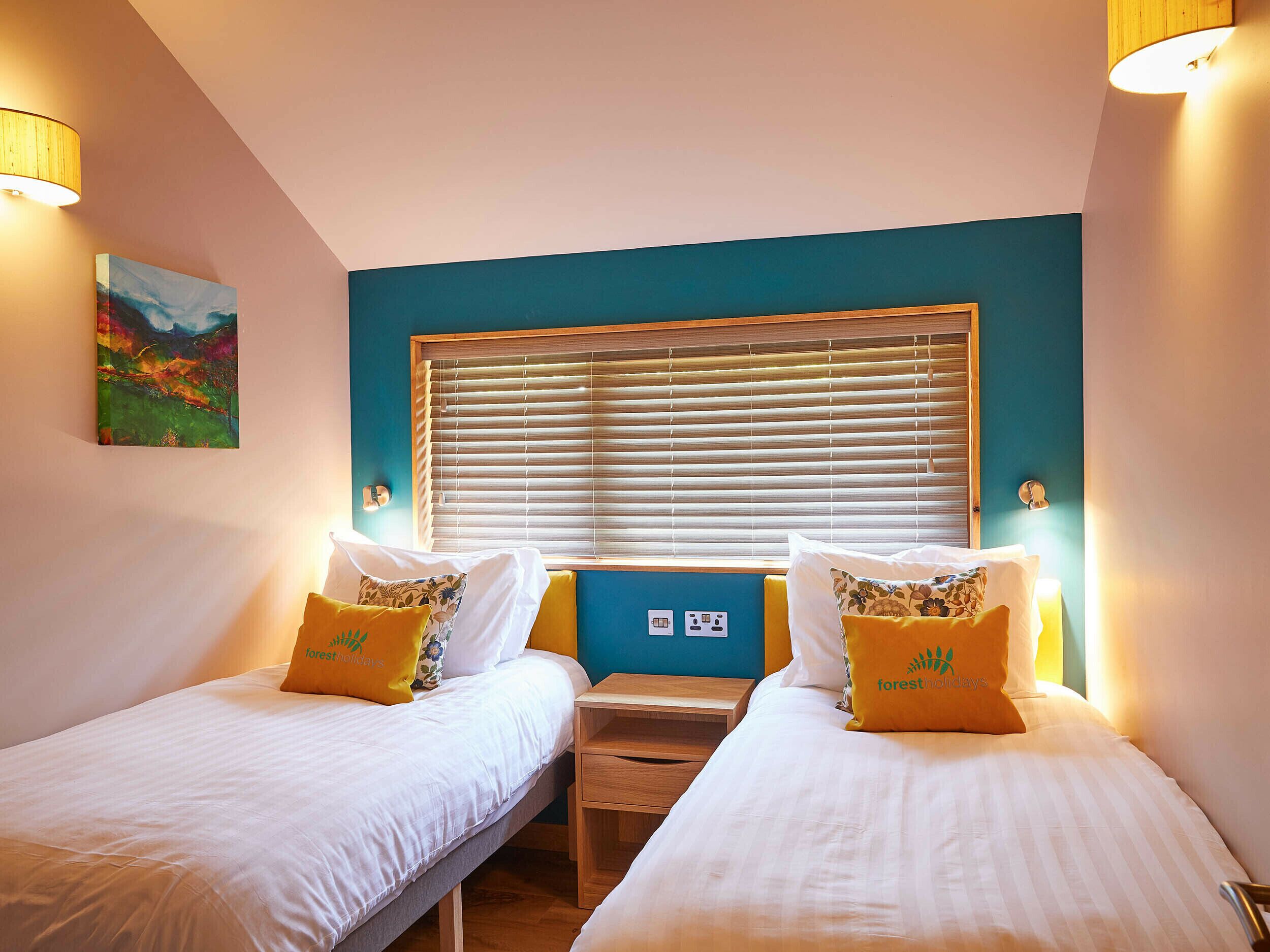 2 habitaciones, muebles diferentes y ropa de cama 