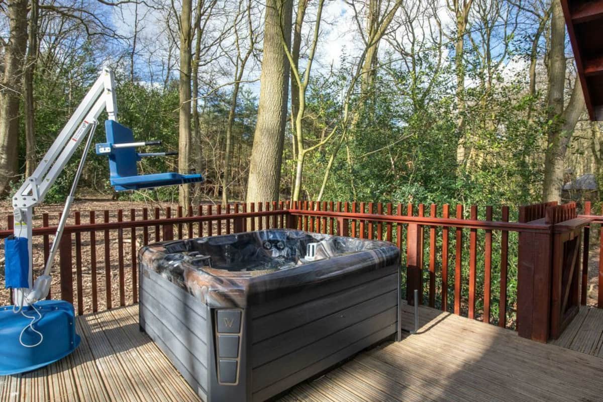Studio (2 Bedrooms) | Front of property
