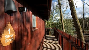 Studio (2 Bedrooms) | Front of property