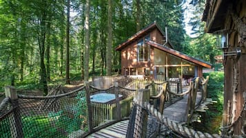 Studio (5 Bedrooms) | Front of property