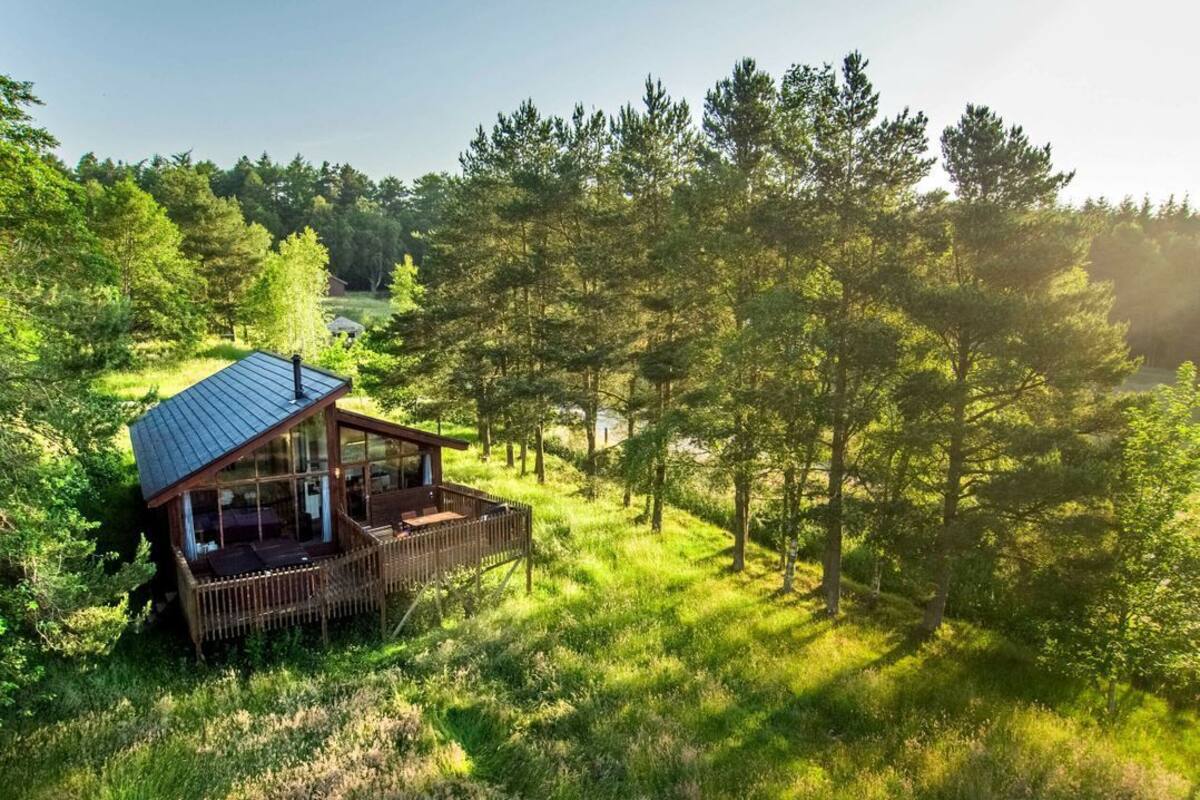 Studio (3 Bedrooms) | Front of property