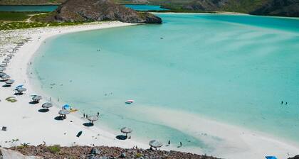 Sun-Kissed Sailing in Mar de Cortez: A Baja California Sur Beach Experience