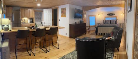 1 bedroom, WiFi (free), bed sheets