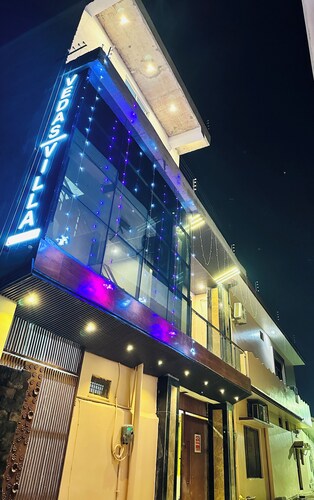 Hotel Vedas Villa 15 mnt frm Ram Temple 