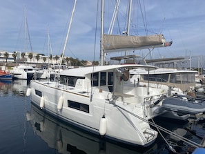 A marina with several sailboats docked. - Sun-Kissed Sailing Adventure in Provence-Alpes-Côte d'Azur (Hyères)
