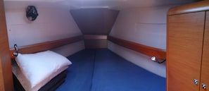 Room - Sun-Kissed Sailing Adventure in Islas Sarónicas (Alimos)