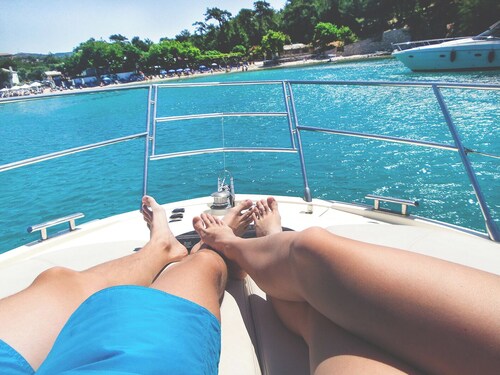 Sonnenverwöhntes Segelabenteuer auf den Islas Sarónicas