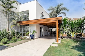 Exterior - Casa com Piscina em Canasvieiras (Florianópolis)