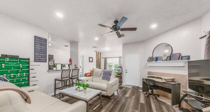 Ile Ayo - BR with Shared Bathroom in a Co-Living Home (2)