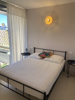 Room - Bright studio apartment near the sea for 4 people (Le Grau-du-Roi)