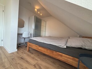 Room - Vrbo Property (Dresden)