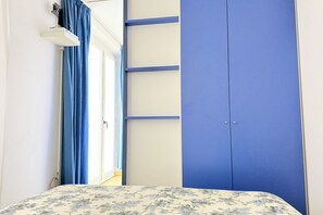 Room - P102 - Porto Recanati, seafront studio apartment with balcony (Porto Recanati)