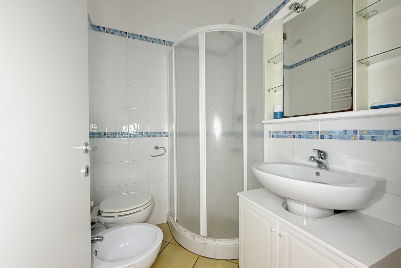 Dusche, Bidet, Handtücher