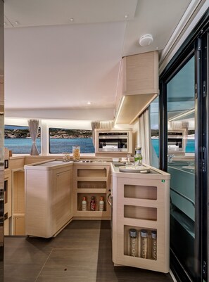 Interior - Sun-Kissed Sailing Adventure in the Stunning Islas Cícladas (Paros)
