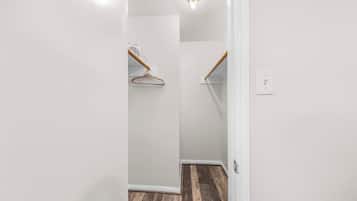 Eenvoudige kamer | Interieur