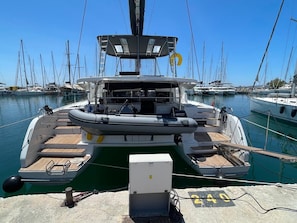 Marina - Sun-Kissed Sailing Adventure in Islas Sarónicas (Alimos)
