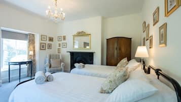 5 bedrooms, WiFi (free), individually decorated, individually furnished