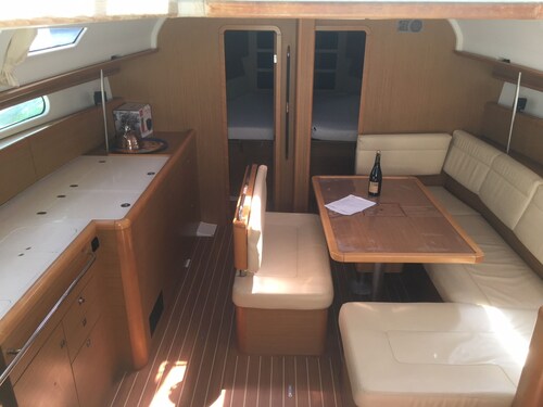 Sun-Kissed Sailing Adventure in Golfo de Morbihan, Brittany