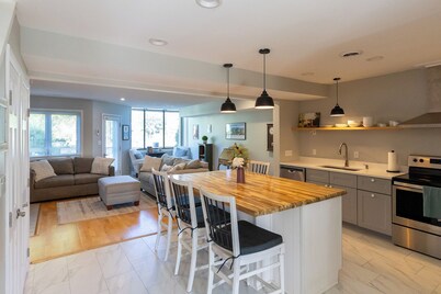 Cozy condo at The Springs, walk to SPAC and Saratoga State Park
