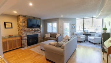 Smart TV, chimenea