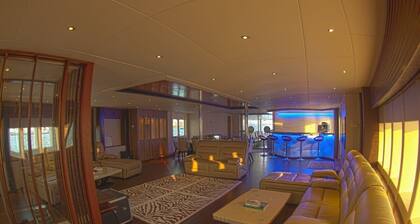 Malé Marvel: Sun-Kissed Sailing Experience in the Maldivian Atoll