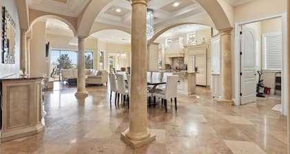 Upscale 5-Bedroom House with Golf Views, Private Spa/Pool, Theater/Game Room