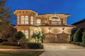 Exterior - Upscale 5-Bedroom House with Golf Views, Private Spa/Pool, Theater/Game Room (Kissimmee)
