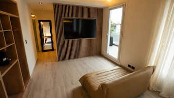 Exclusive Studio, City View | Minibar, in-room safe, laptop workspace, blackout curtains